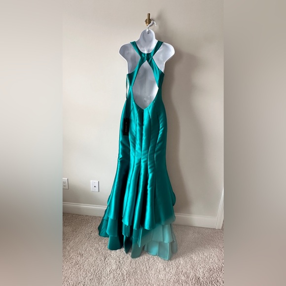 Stunning Jade Green Satin Evening / Formal Mermaid Dress / Gown Size Small - Picture 8 of 13